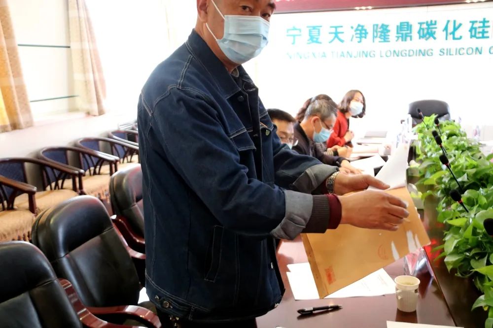 乐竞体育-乐竞体育·(中国)官方网站|西北碳化硅|绿碳化硅|黑碳化硅|碳化硅微粉|碳化硅颗粒|炼钢用碳化硅 乐竞体育-乐竞体育·(中国)官方网站|西北碳化硅|绿碳化硅|黑碳化硅|碳化硅微粉|碳化硅颗粒|炼钢用碳化硅