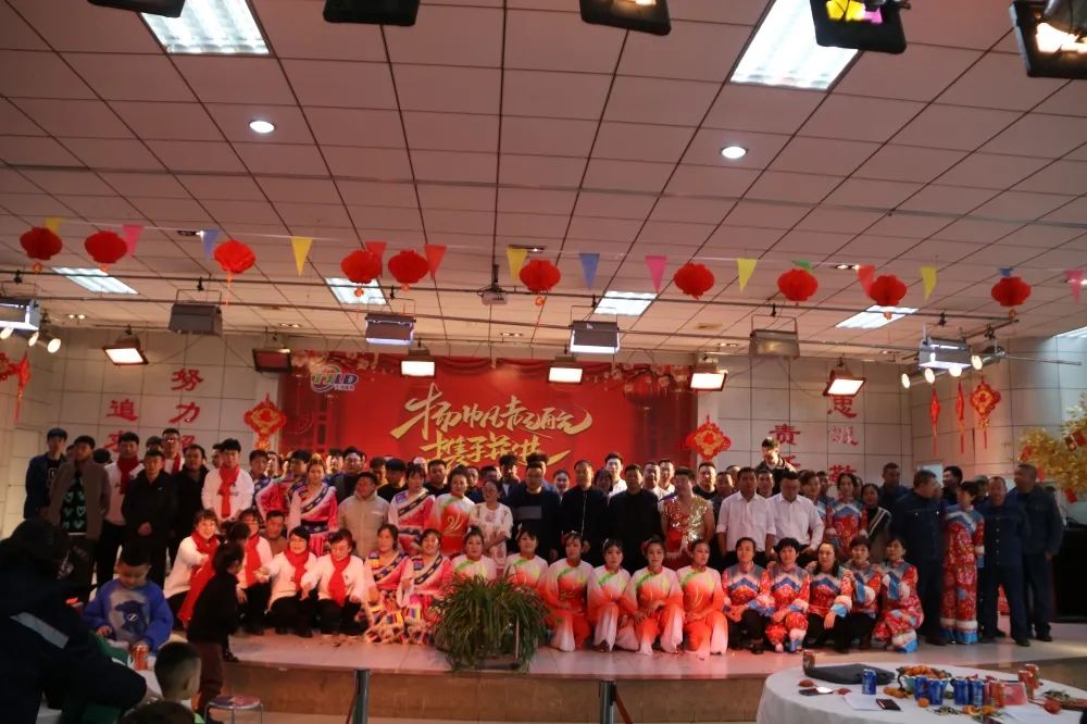乐竞体育-乐竞体育·(中国)官方网站|西北碳化硅|绿碳化硅|黑碳化硅|碳化硅微粉|碳化硅颗粒|炼钢用碳化硅 乐竞体育-乐竞体育·(中国)官方网站|西北碳化硅|绿碳化硅|黑碳化硅|碳化硅微粉|碳化硅颗粒|炼钢用碳化硅