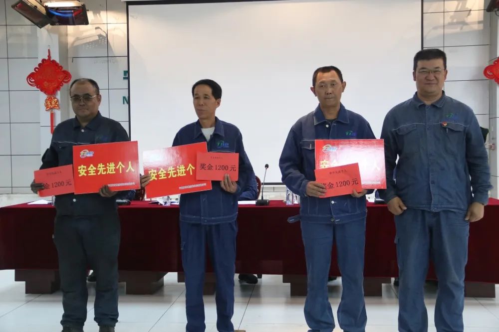 乐竞体育-乐竞体育·(中国)官方网站|西北碳化硅|绿碳化硅|黑碳化硅|碳化硅微粉|碳化硅颗粒|炼钢用碳化硅 乐竞体育-乐竞体育·(中国)官方网站|西北碳化硅|绿碳化硅|黑碳化硅|碳化硅微粉|碳化硅颗粒|炼钢用碳化硅
