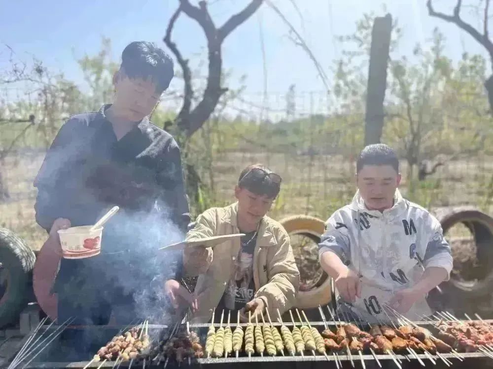 乐竞体育-乐竞体育·(中国)官方网站|西北碳化硅|绿碳化硅|黑碳化硅|碳化硅微粉|碳化硅颗粒|炼钢用碳化硅