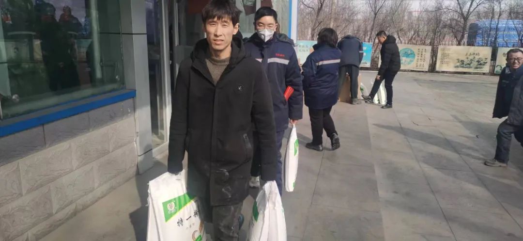 乐竞体育-乐竞体育·(中国)官方网站|西北碳化硅|绿碳化硅|黑碳化硅|碳化硅微粉|碳化硅颗粒|炼钢用碳化硅